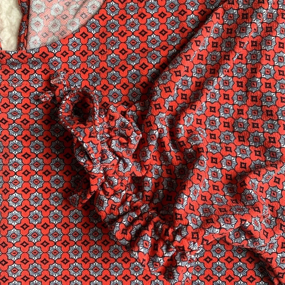 Banana Republic Red Patterned Top - Picture 2 of 6
